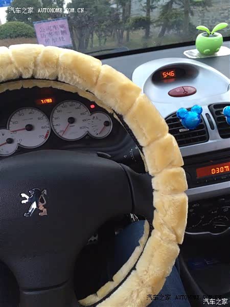 在小型车当中算是可以的了、操控底盘比较好。