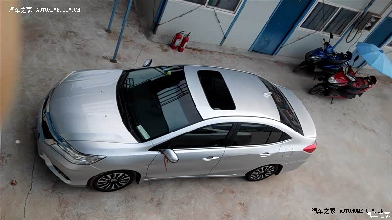 外观时尚，内饰漂亮，空间富裕，轻松操控，配置丰富！