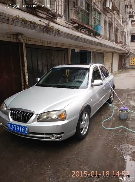 动力够家用，空间一般，真皮内饰，手感不错，外观不好看。