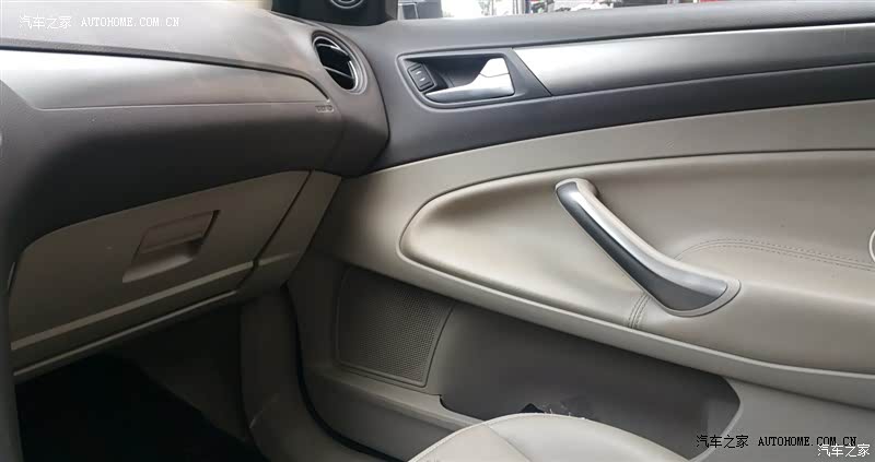 操控不错，由于本人驾驶激烈油耗略高 可以接受 