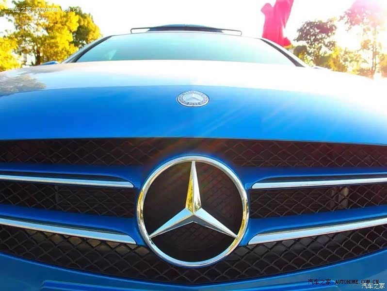 车子炫酷狂拽吊炸天。