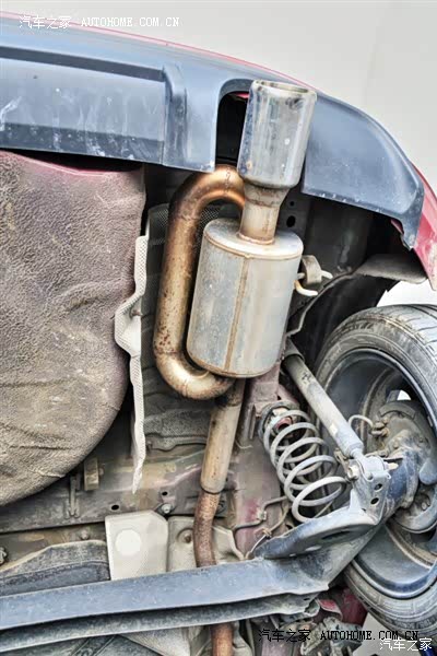 车型小巧紧凑，驾驶起来运动感十足