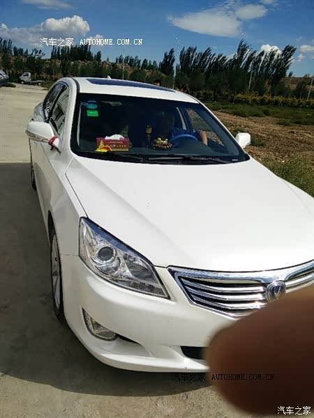 空间大，配置高，动力强劲，换挡平行，隔音效果好，车内无异味。