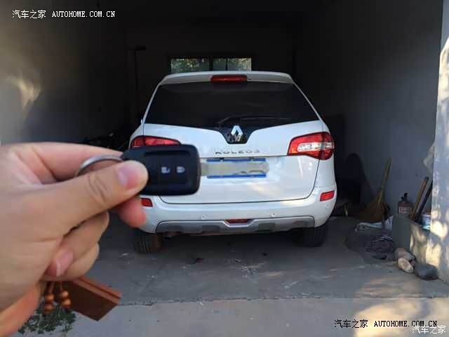 实实在在的法系车，从样子带内饰都透漏出来！