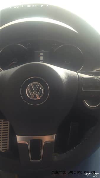 在操控方面感觉不错，V6发动机动力不错而且平顺性很好