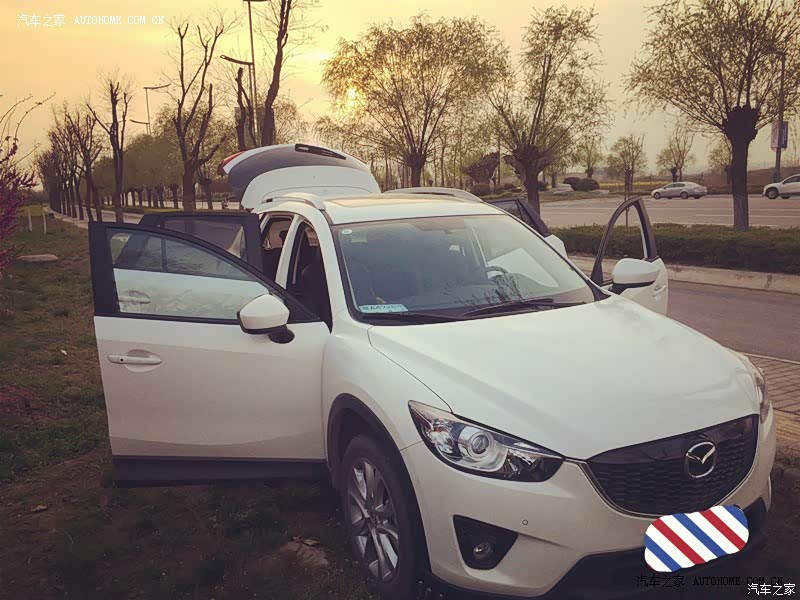 日系中的宝马方向盘指向精准，油门线性