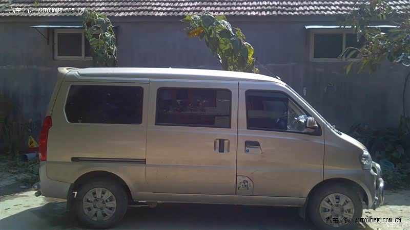 空间可以，噪音大，隔热一般般，倒挡有时不好挂