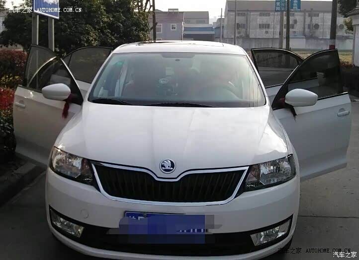 经济适用，外观精致，指向精准，发动机怠速声音较大。