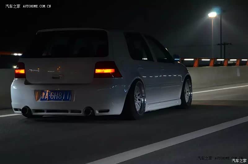 车子很抗造、发动机表现一直良好、就是油耗偏高、总结还是很满意