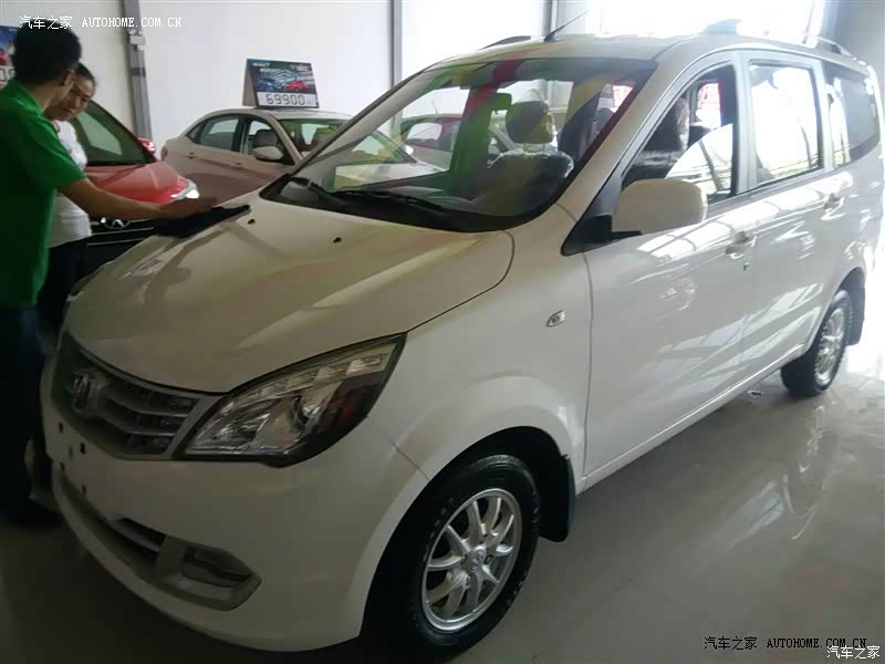 空间不错，方向准确，操控性能很好。