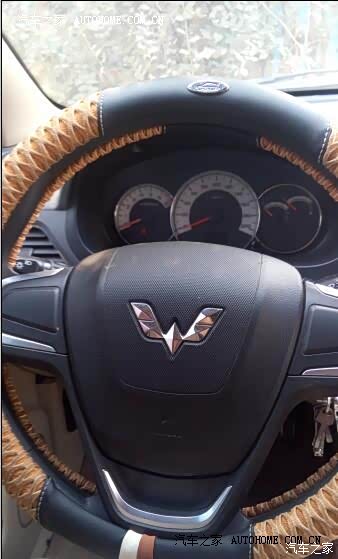 油耗很低，空间大满足一般日常使用需求