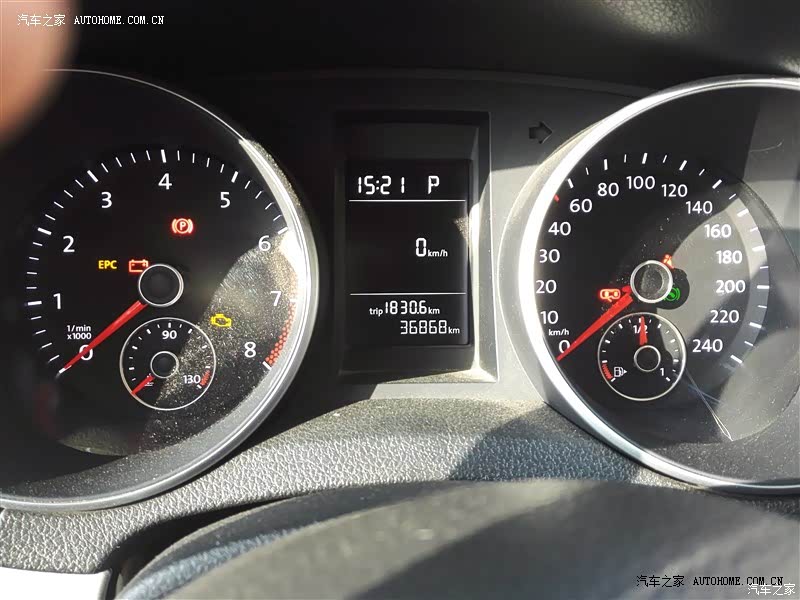 目前行驶3.68万公里。精品的时尚小车，当然价格也略高。