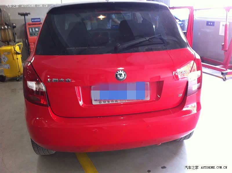 动感的造型，帅酷的颜色搭配，精致的做工让人越开越喜欢！