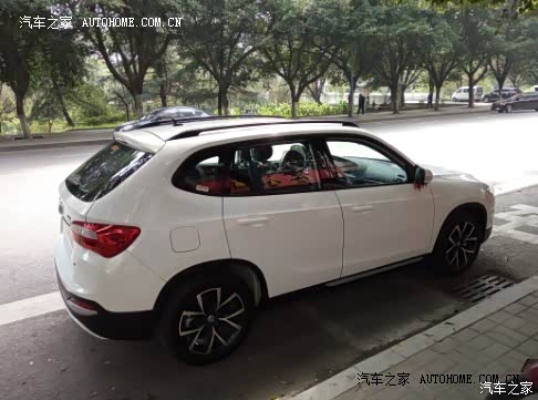 空间略小，舒适性不错，物有所值。