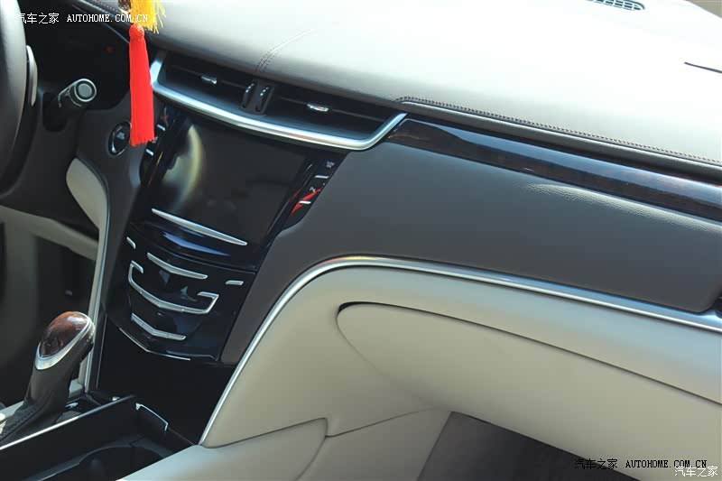 XTS用车非常的舒适，性价比颇高