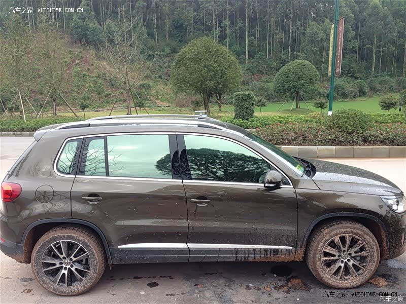 途观驾驶够稳，操控性好，整体空间大，内饰中规中矩