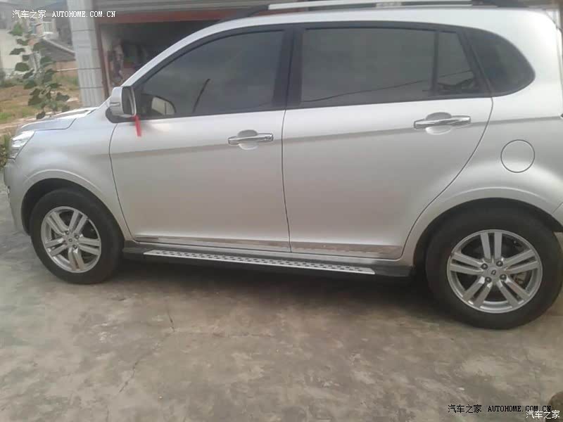 放离合容易熄火换挡生涩。高速开起来感觉很好。换了方向盘助力泵