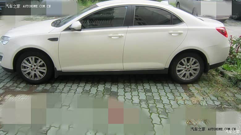 性价比还是比较高的，车的外观时尚，空间足够