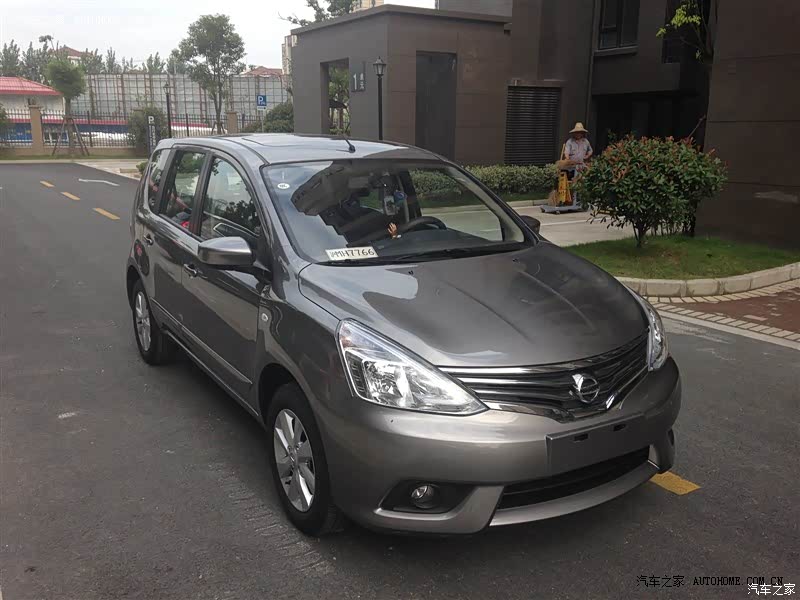 空间在同级别中独占鳌头、动力充足连续、储物空间较少