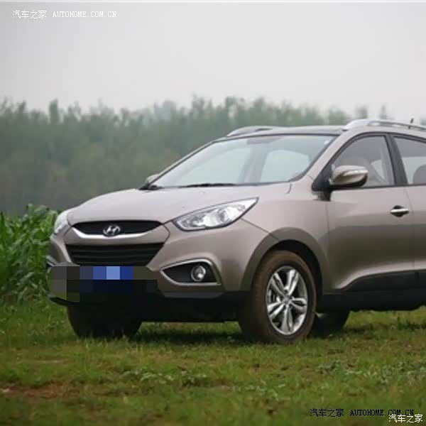 外型时尚，通过性好，城市道路好高速都能胜任。