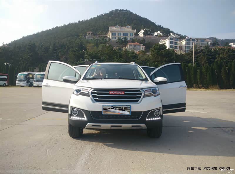 中国（甚至世界）最佳小型都市SUV，外观内饰都是同级别第一。