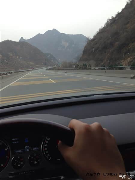 物有所值 全系标配空气悬挂 自吸门 四驱系统 宽大舒适  