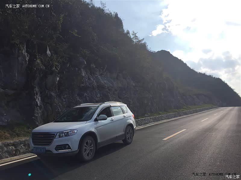 外观是最讨喜的，白色让人感觉很大气，长宽高适中，车内空间合理