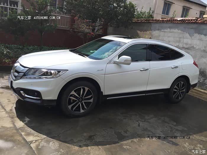 总体来说很满意，无论是外观还是动力，油门踩下去还是有点小激动