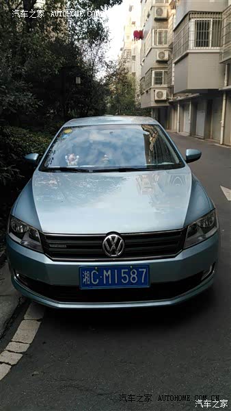 空间大，油耗低，坐在车里感觉车子很稳，很扎实，适合一家老小。