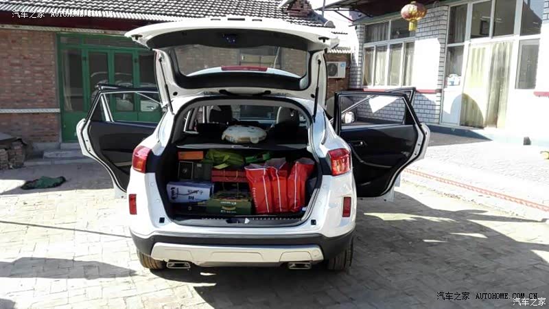 外观非常漂亮，动力杠杠的，内饰很粗糙，噪音过大。