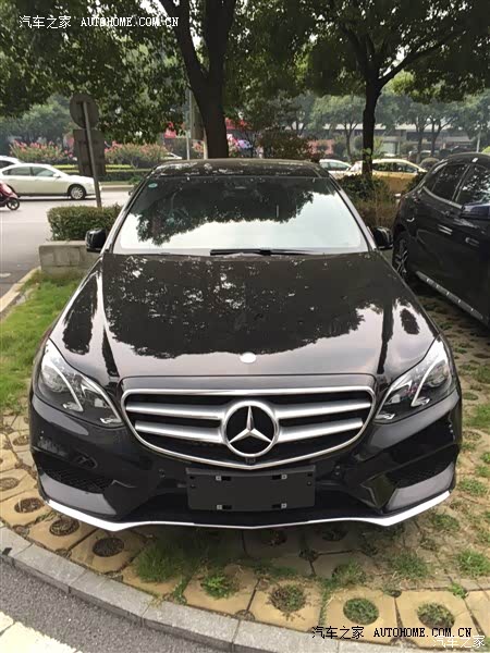 外观大气，内饰稍逊，乘车舒适